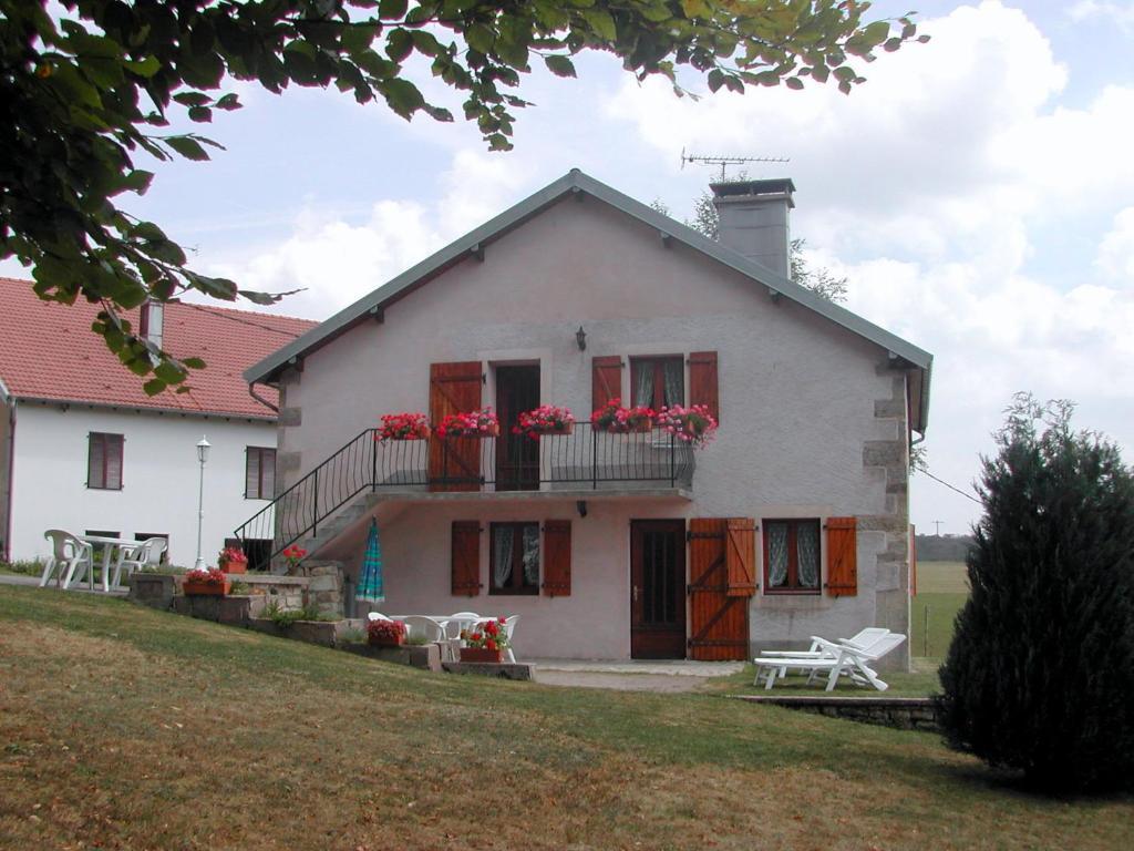 Gite Les Hirondelles Plombieres-les-Bains Bagian luar foto
